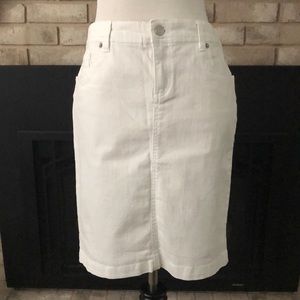 G.H. Bass & Co White Denim Skirt size 2